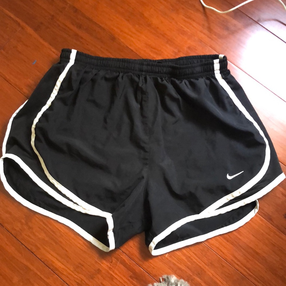 Nike women’s dri-fit tempo track 3.5 shorts